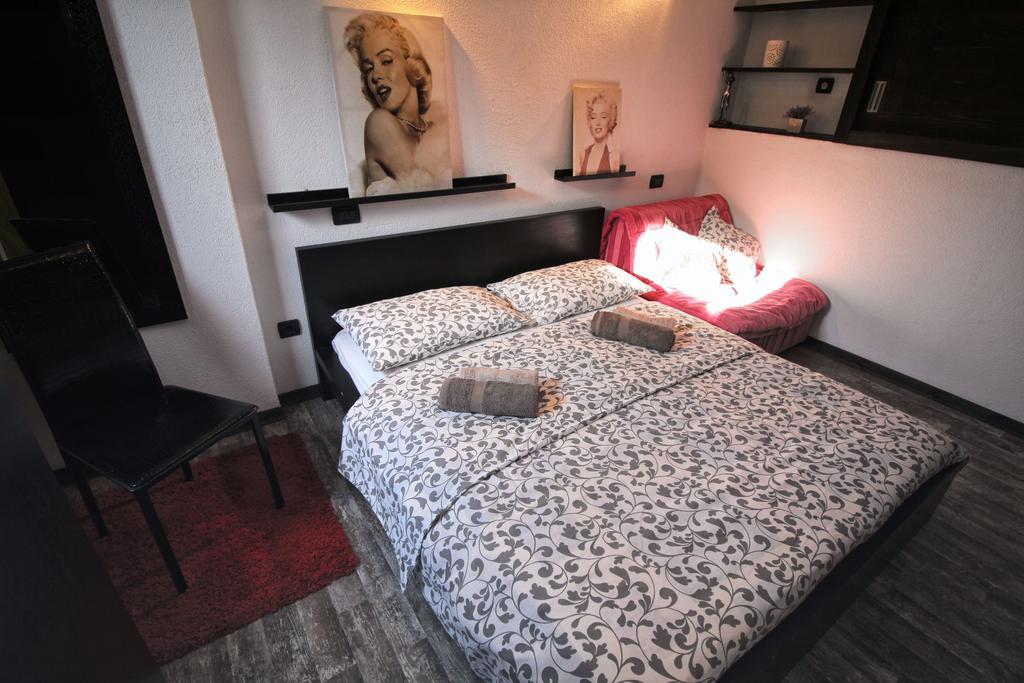 Apartments Nevija Ровин Екстериор снимка
